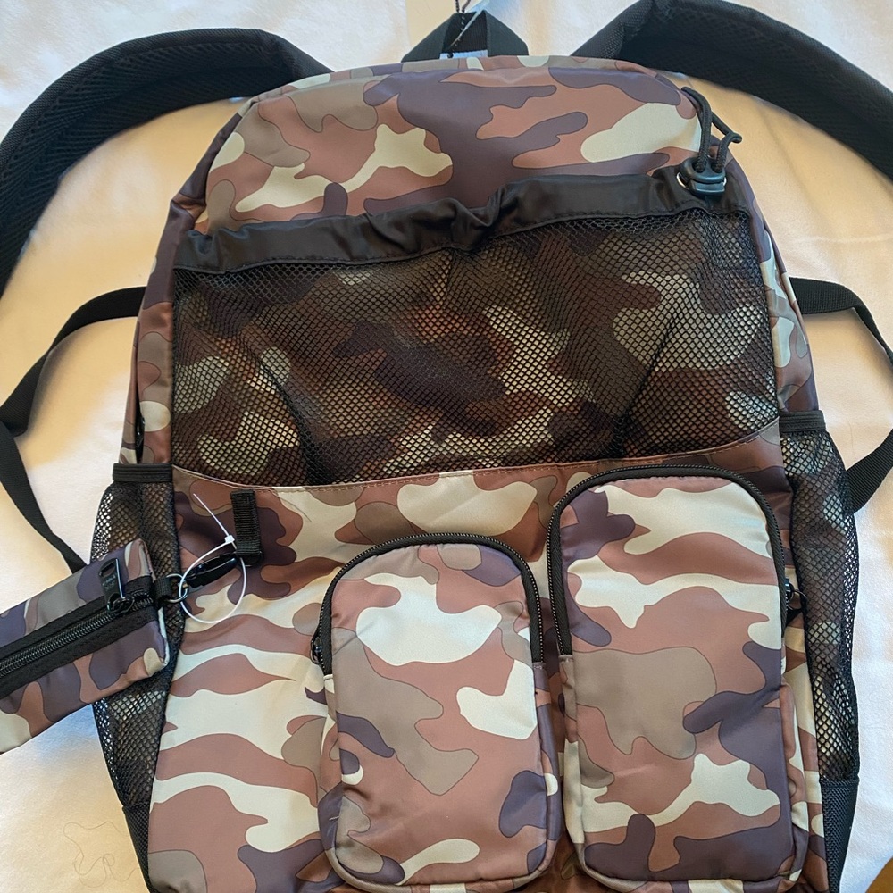 NWT Steve Madden Men’s Multi-Pocket Dome Backpack, Olive/camo